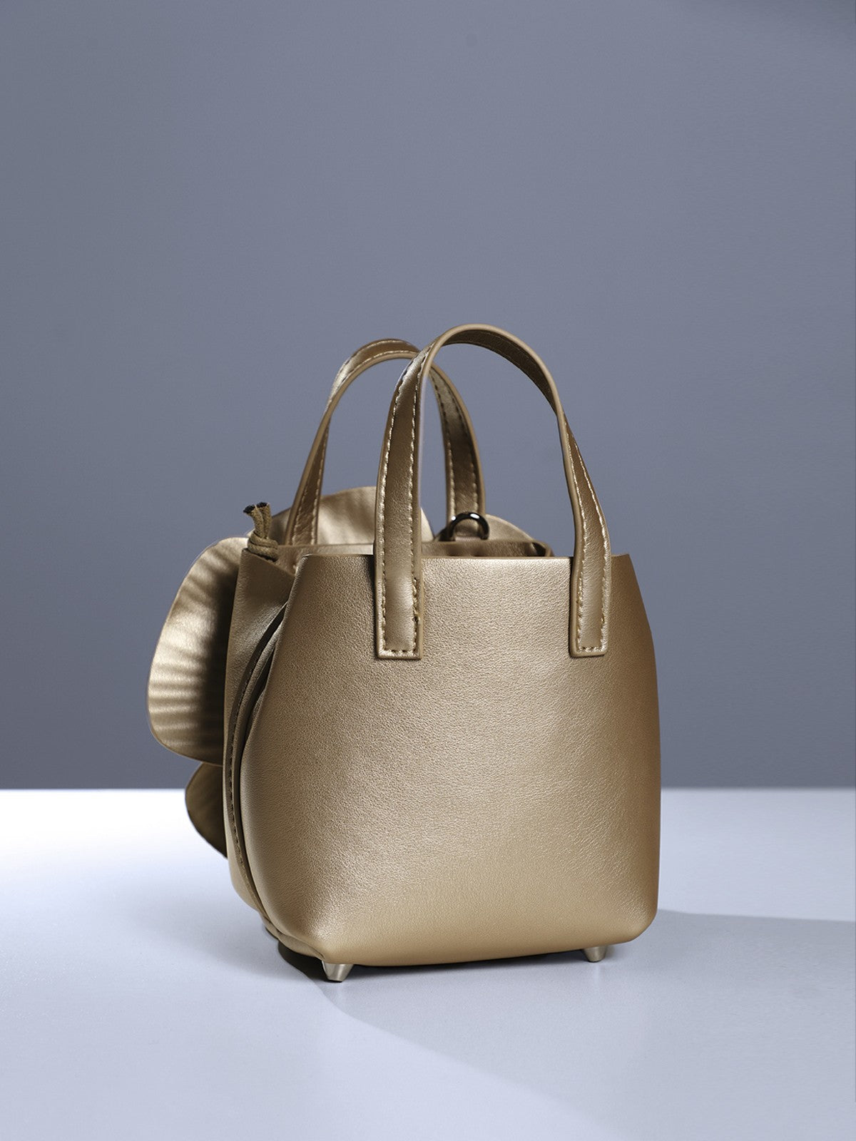 Mala Acsah Leather Flower Dourada